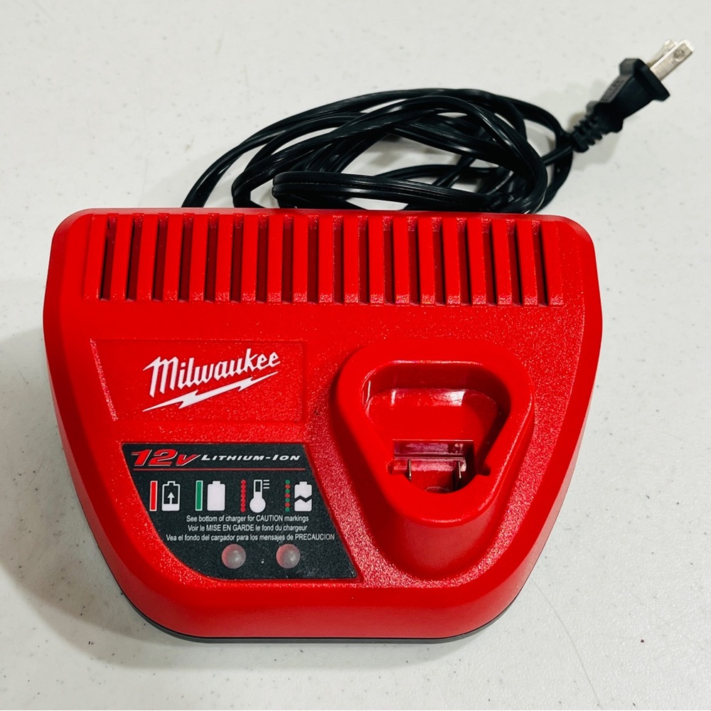 Milwaukee M12 Lithium Ion 12 Volt Battery Charger 48-59-2401.